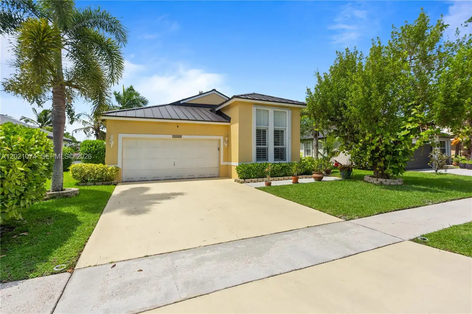 16350 SW 11th St, Pembroke Pines FL 33027 photo 3