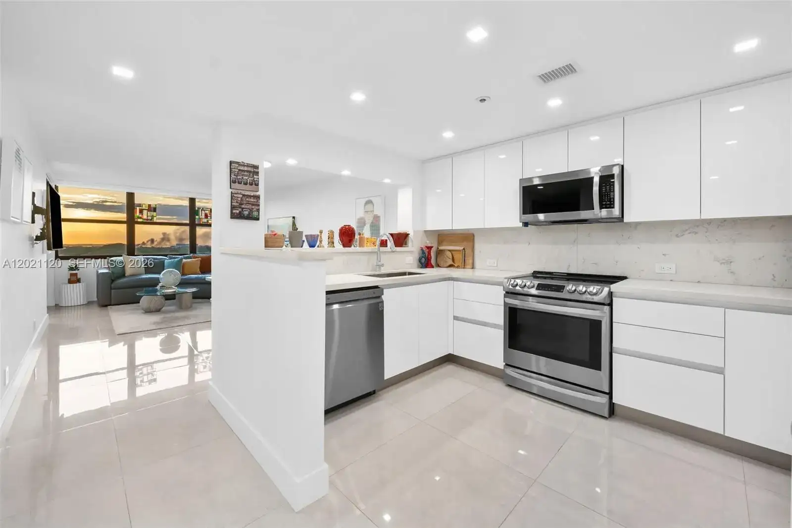 2555 Collins Ave # 1106, Miami Beach FL 33140 photo 3