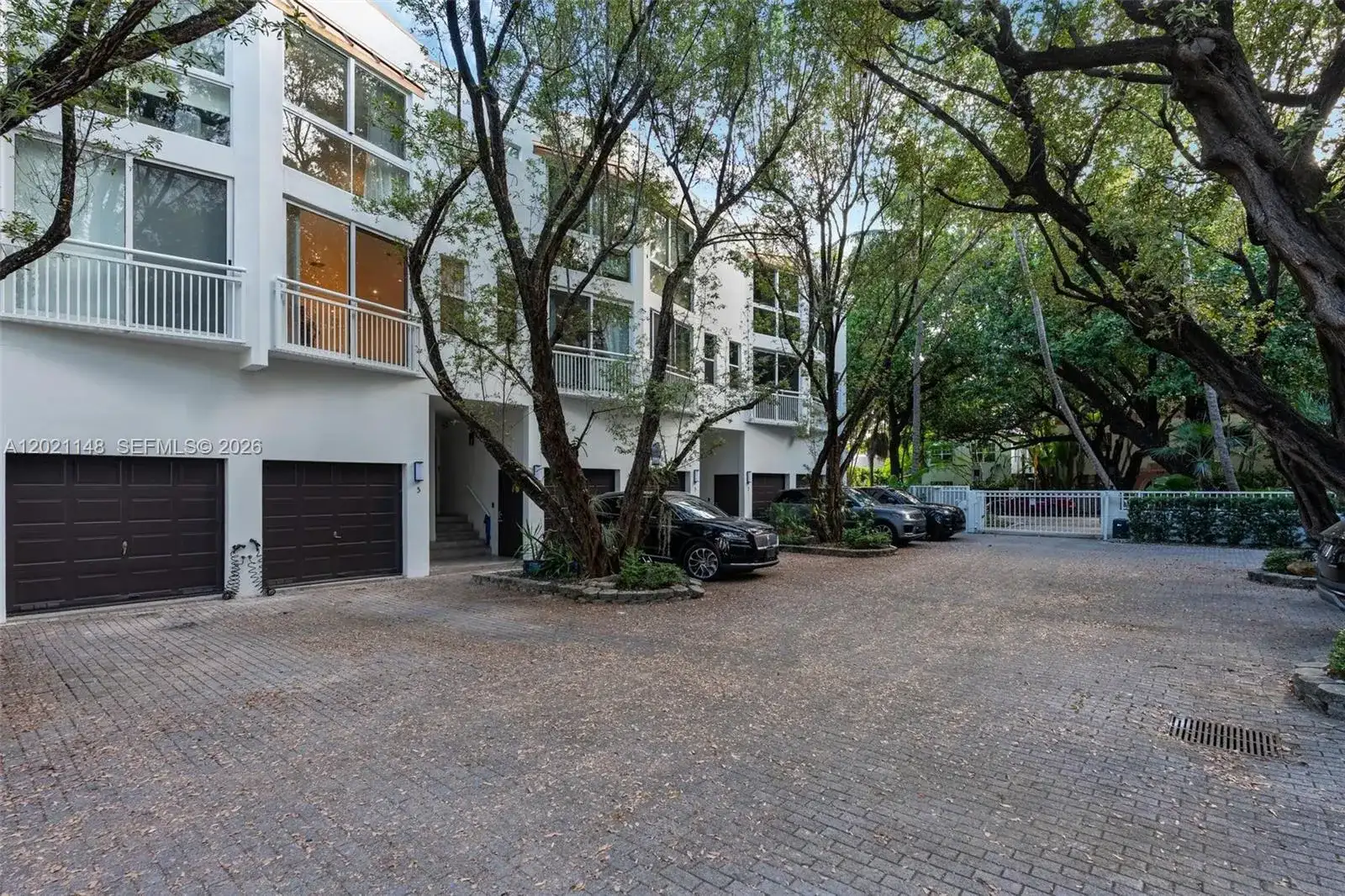 325 Meridian Ave # 5, Miami Beach FL 33139 photo 2
