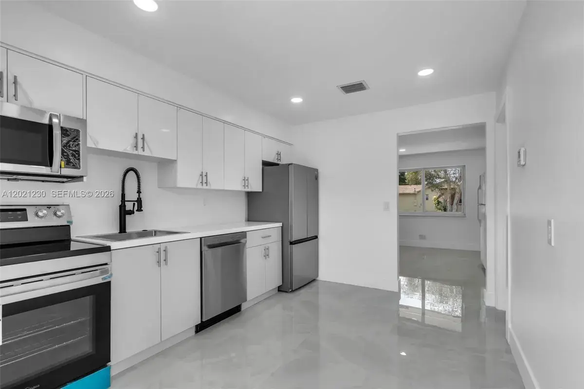 821 SW 7th Ave # 2, Hallandale Beach FL 33009