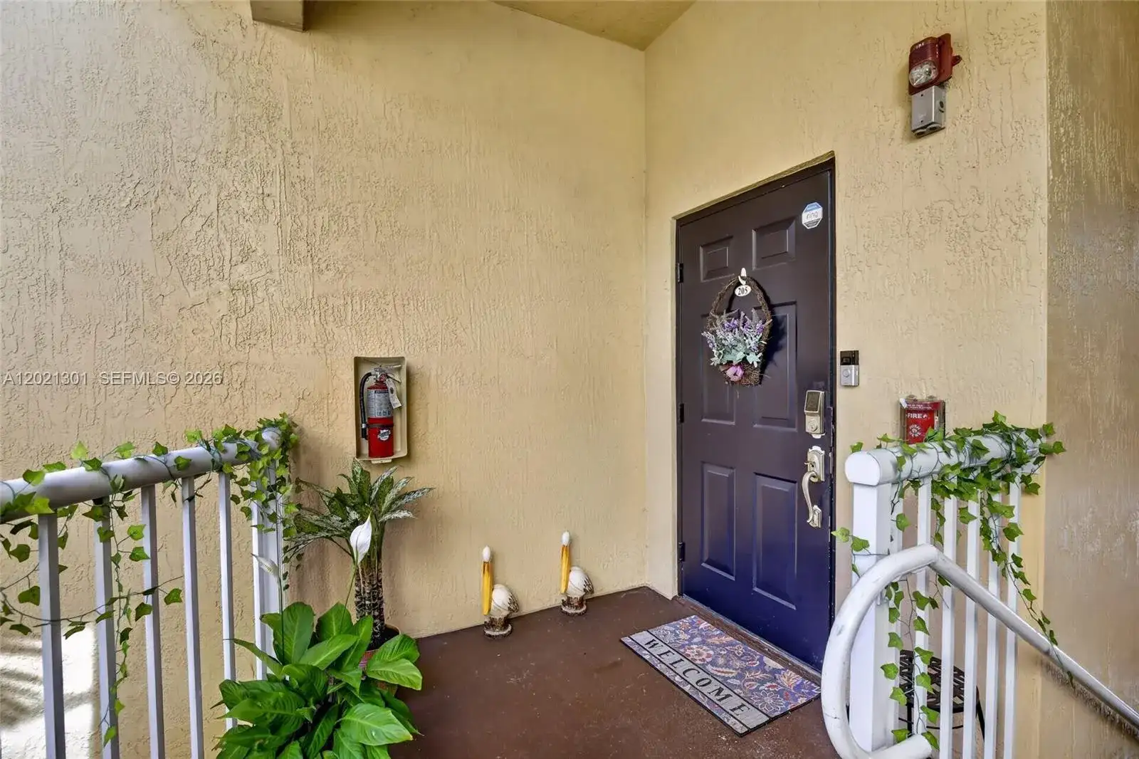 120 Jacaranda Country Club Dr # 205, Plantation FL 33324 photo 4