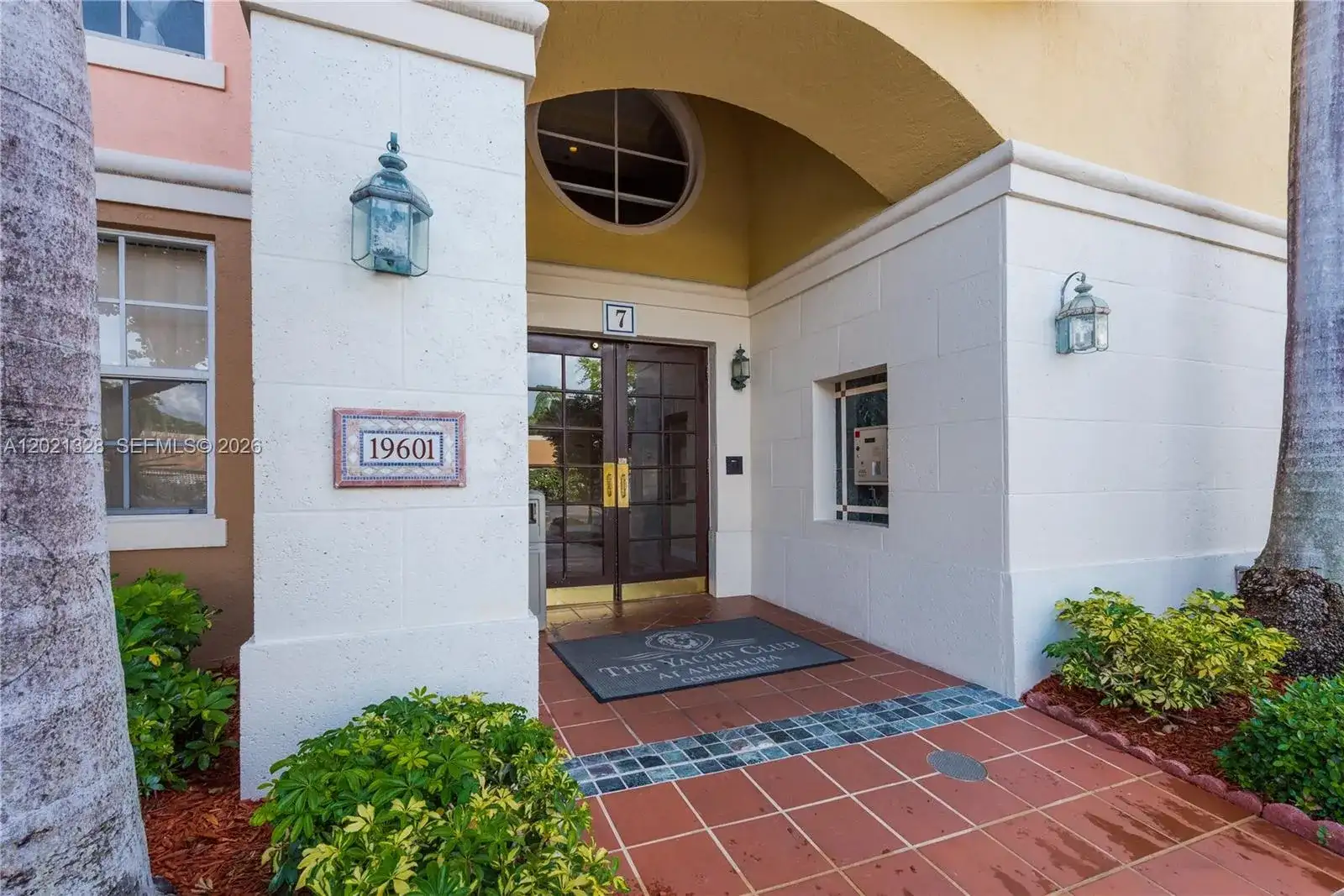 19601 E Country Club Dr # 7102, Aventura FL 33180 photo 2