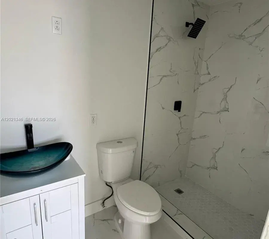 3070 NW 97th St, Miami FL 33147