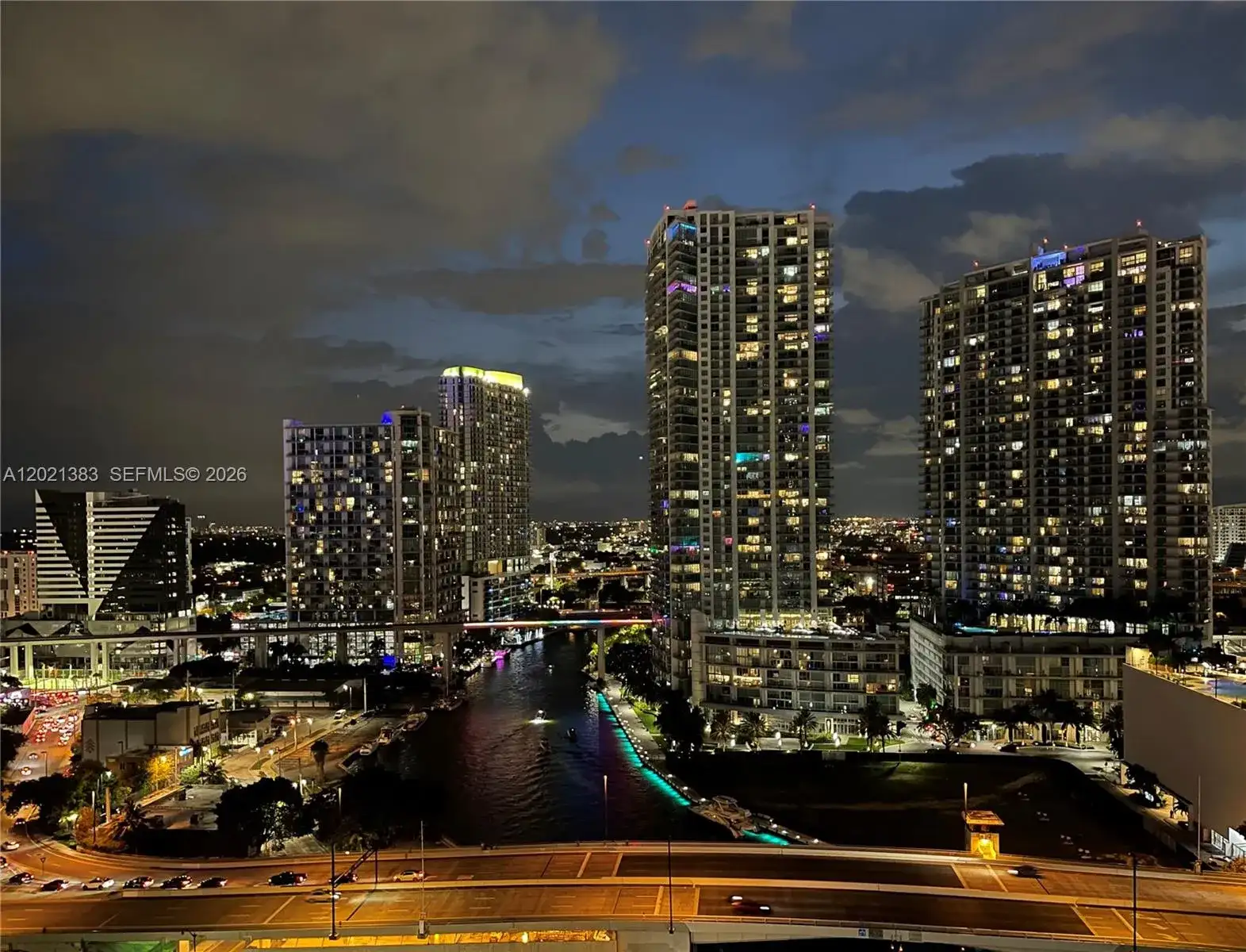 31 SE 5th St # 2307, Miami FL 33131 photo 2