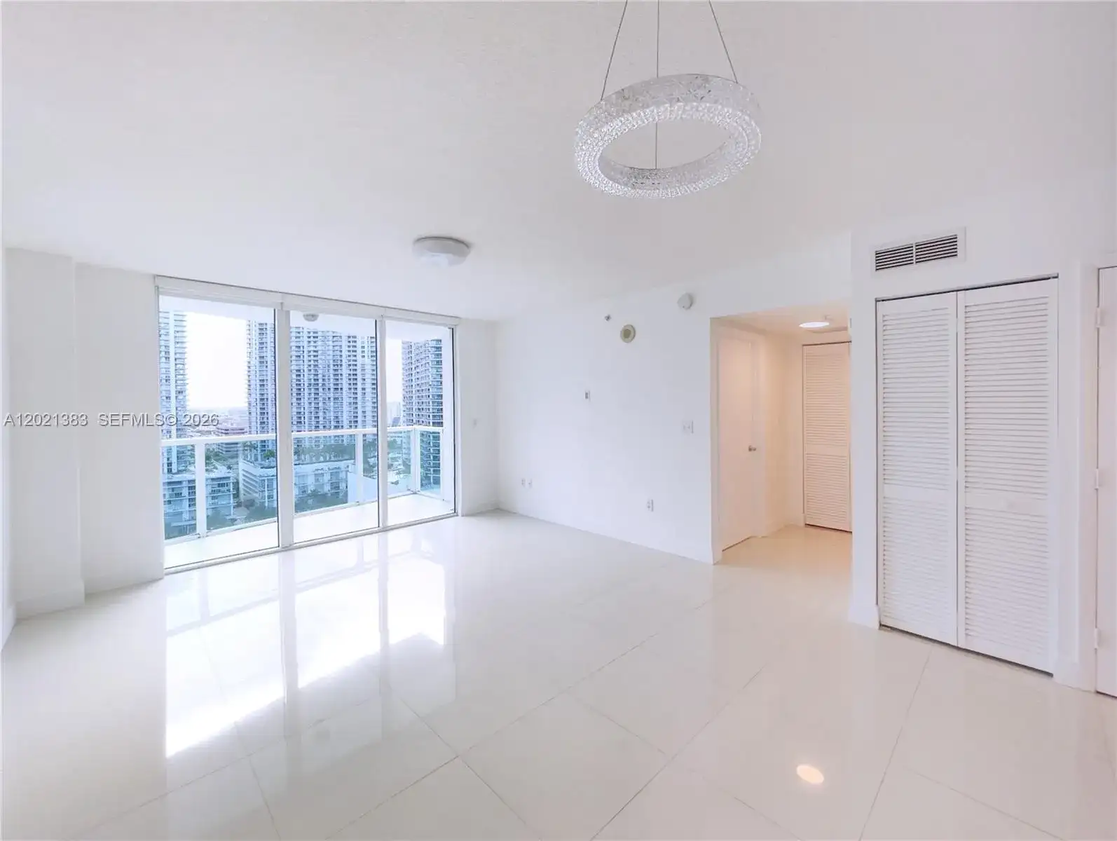 31 SE 5th St # 2307, Miami FL 33131 photo 3