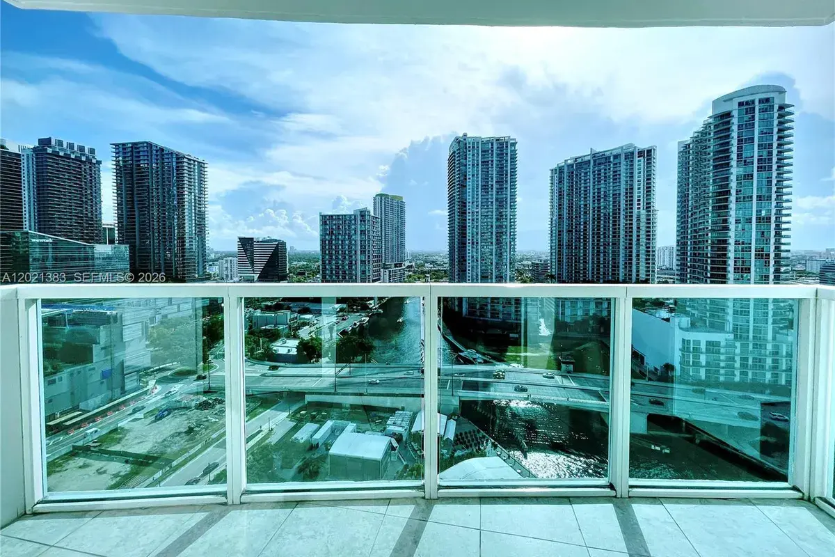 31 SE 5th St # 2307, Miami FL 33131