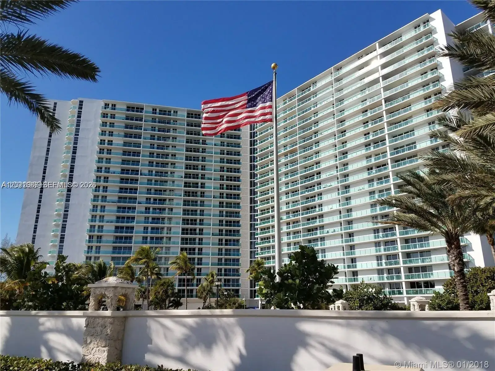 100 Bayview Dr # 1428, Sunny Isles Beach FL 33160