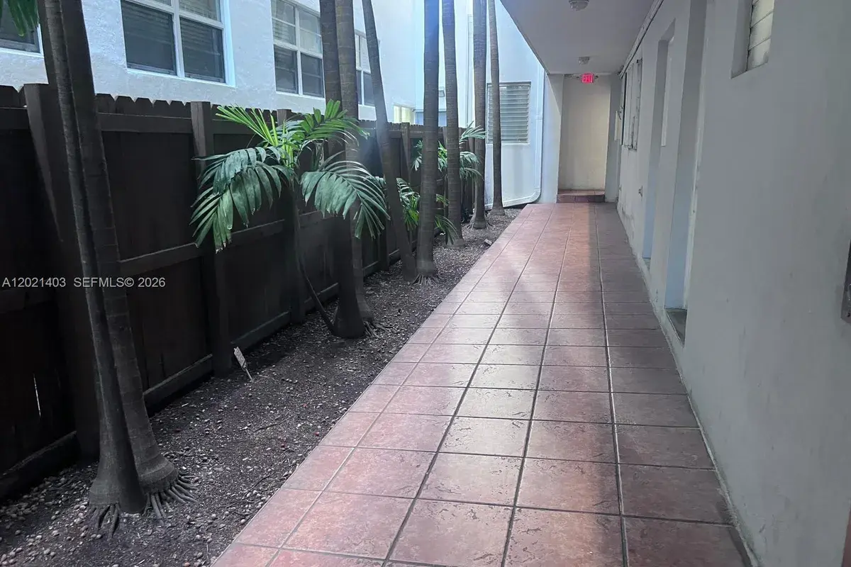 528 Meridian Ave # 503, Miami Beach FL 33139