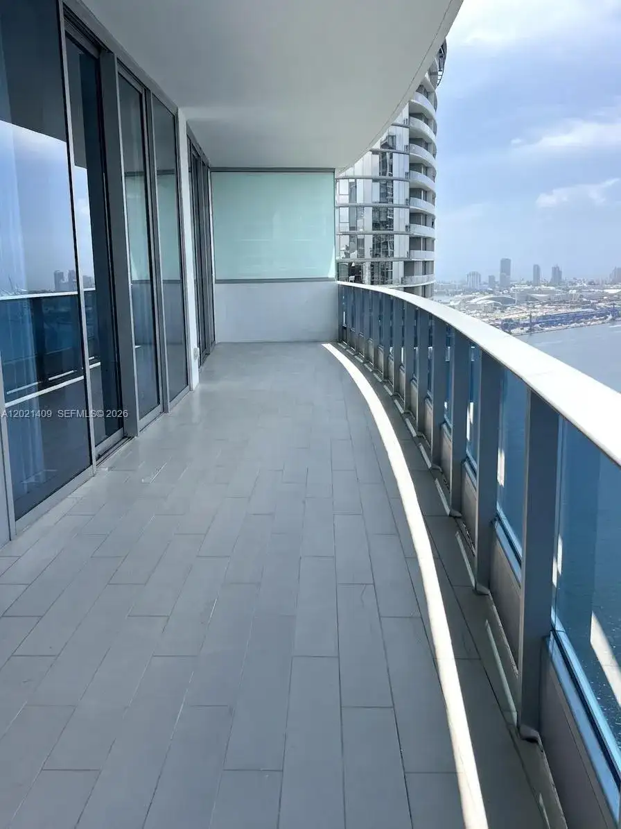 200 Biscayne Boulevard Way # 5004, Miami FL 33131 photo 3