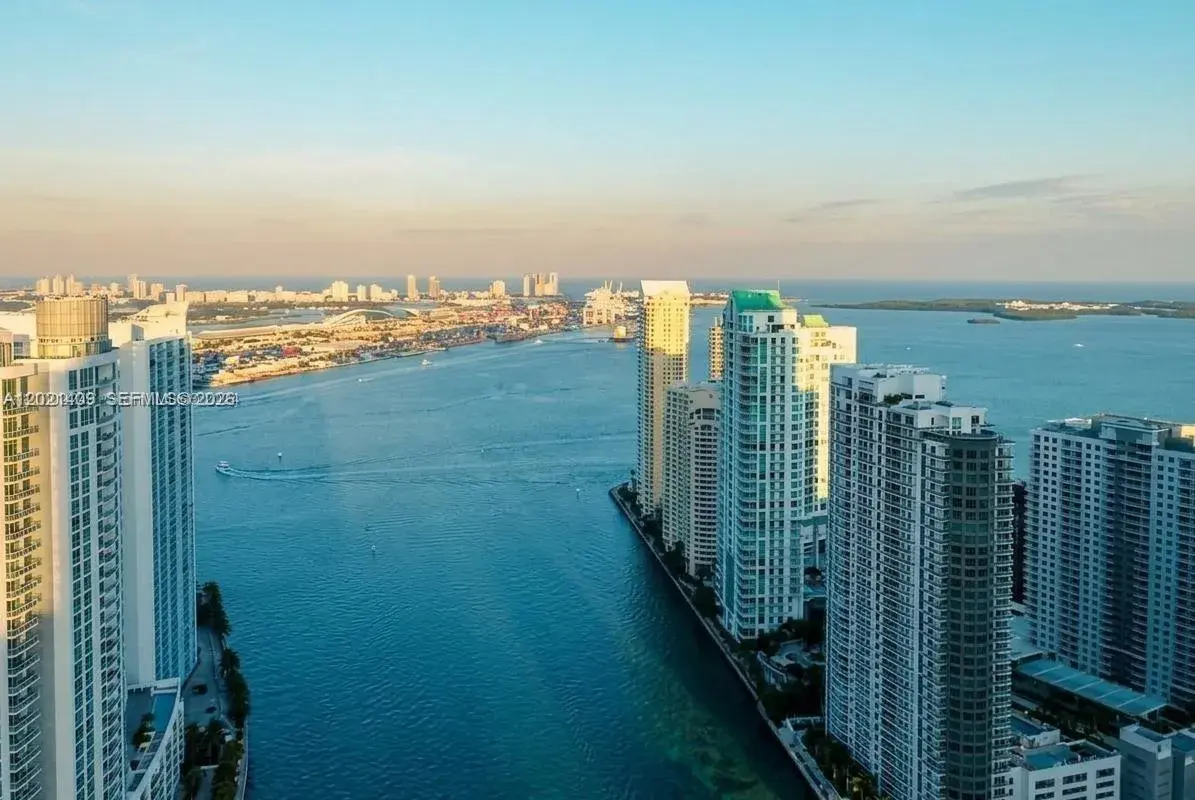 200 Biscayne Boulevard Way # 5004, Miami FL 33131
