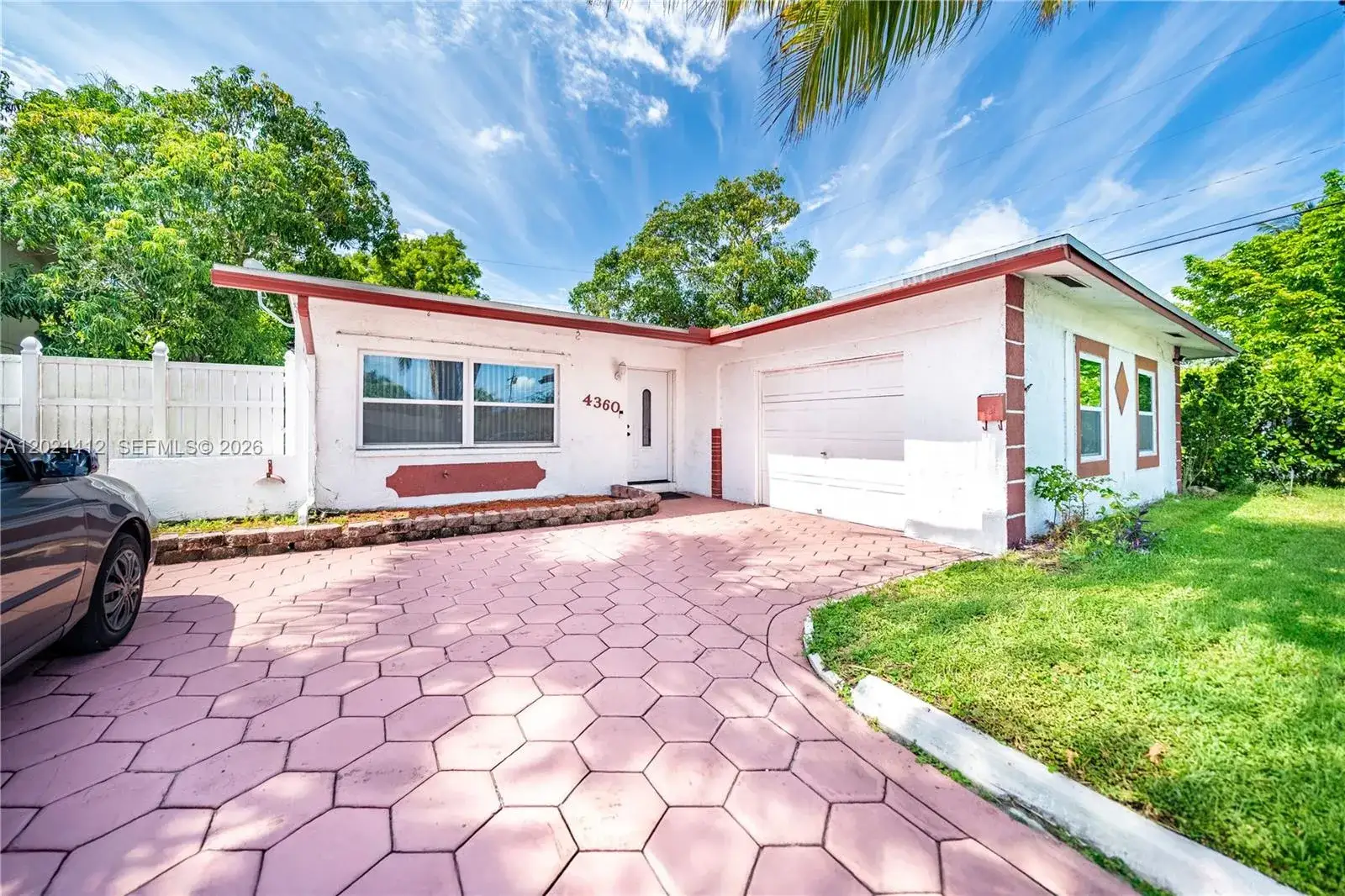 4360 NW 32nd Ct, Lauderdale Lakes FL 33319