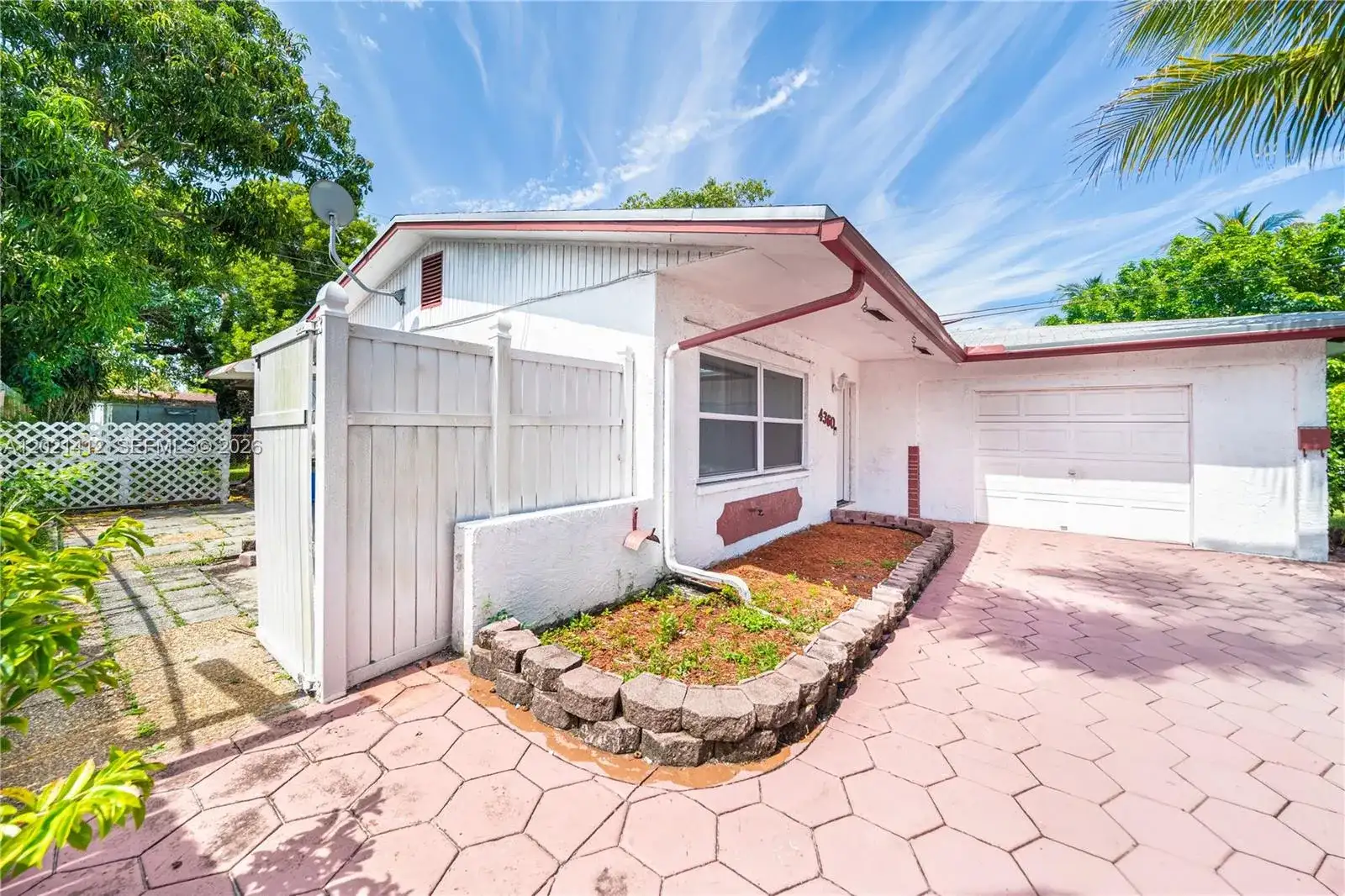 4360 NW 32nd Ct, Lauderdale Lakes FL 33319 photo 2