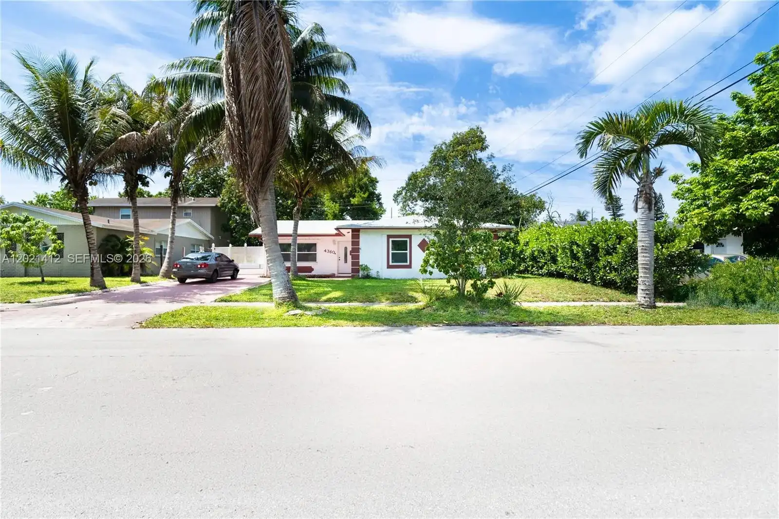 4360 NW 32nd Ct, Lauderdale Lakes FL 33319 photo 5