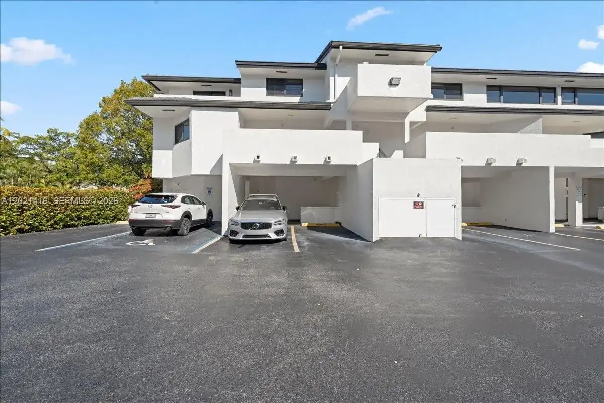 5750 Turin St # 207, Coral Gables FL 33146 photo 2