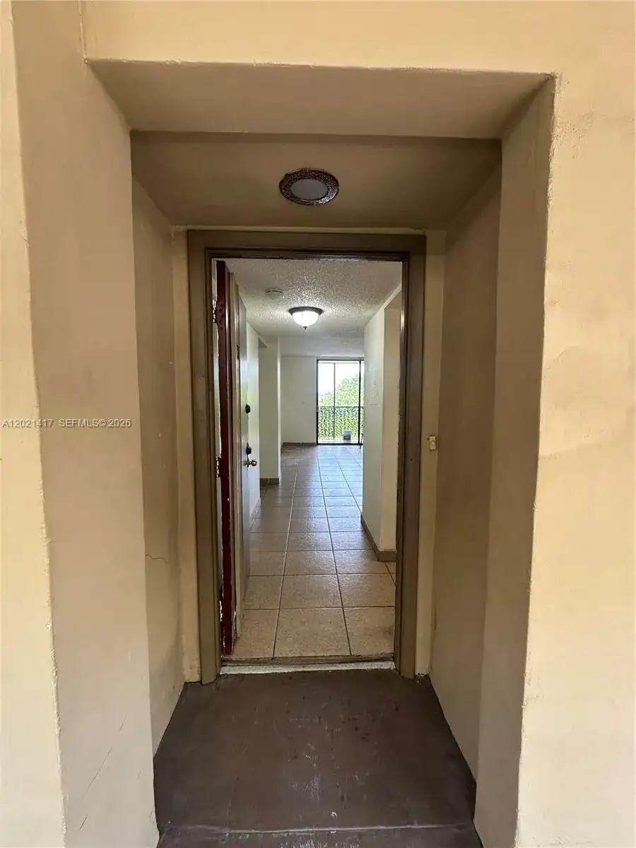 8635 NW 8th St # 320, Miami FL 33126 photo 2