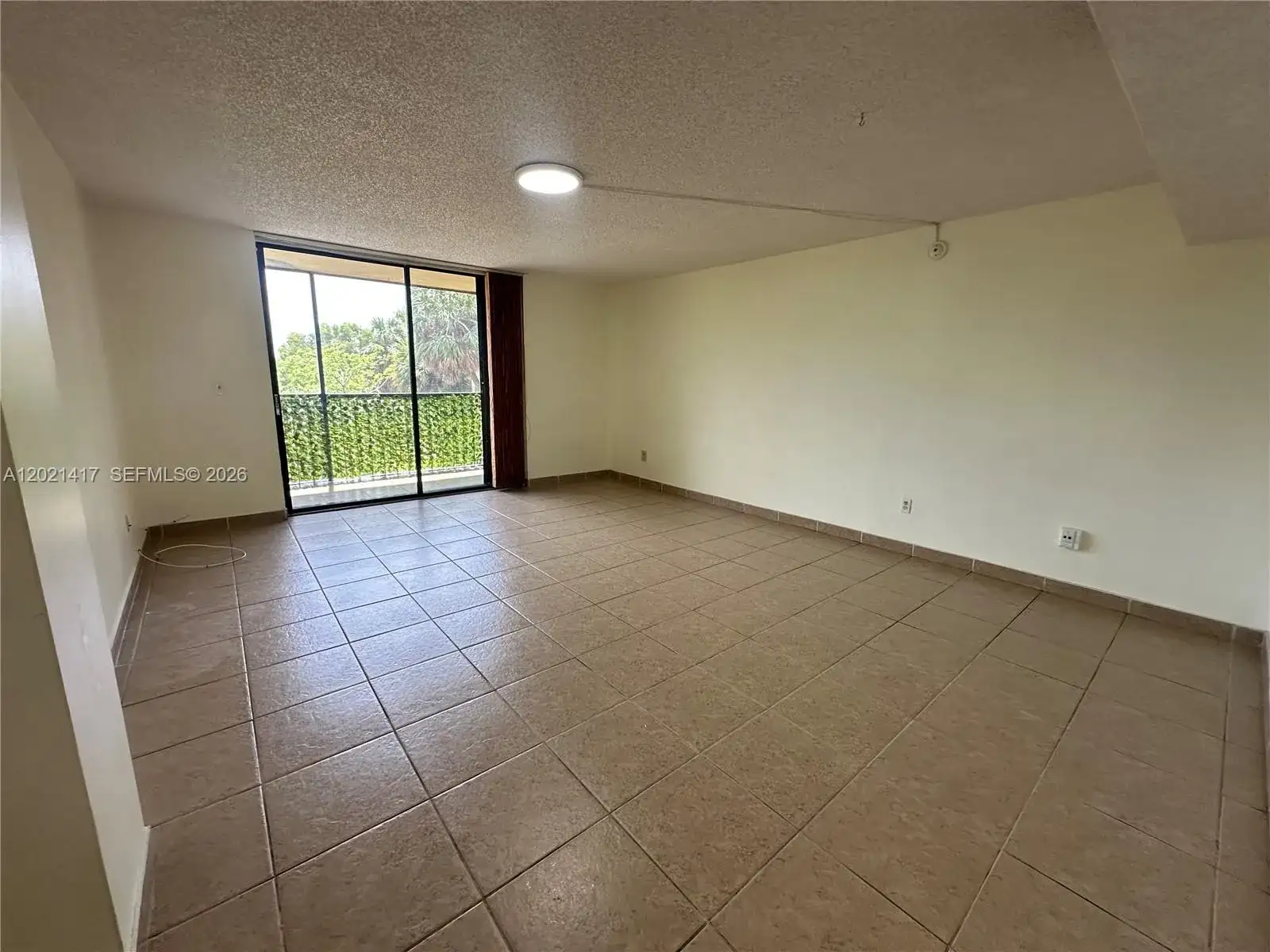 8635 NW 8th St # 320, Miami FL 33126 photo 5