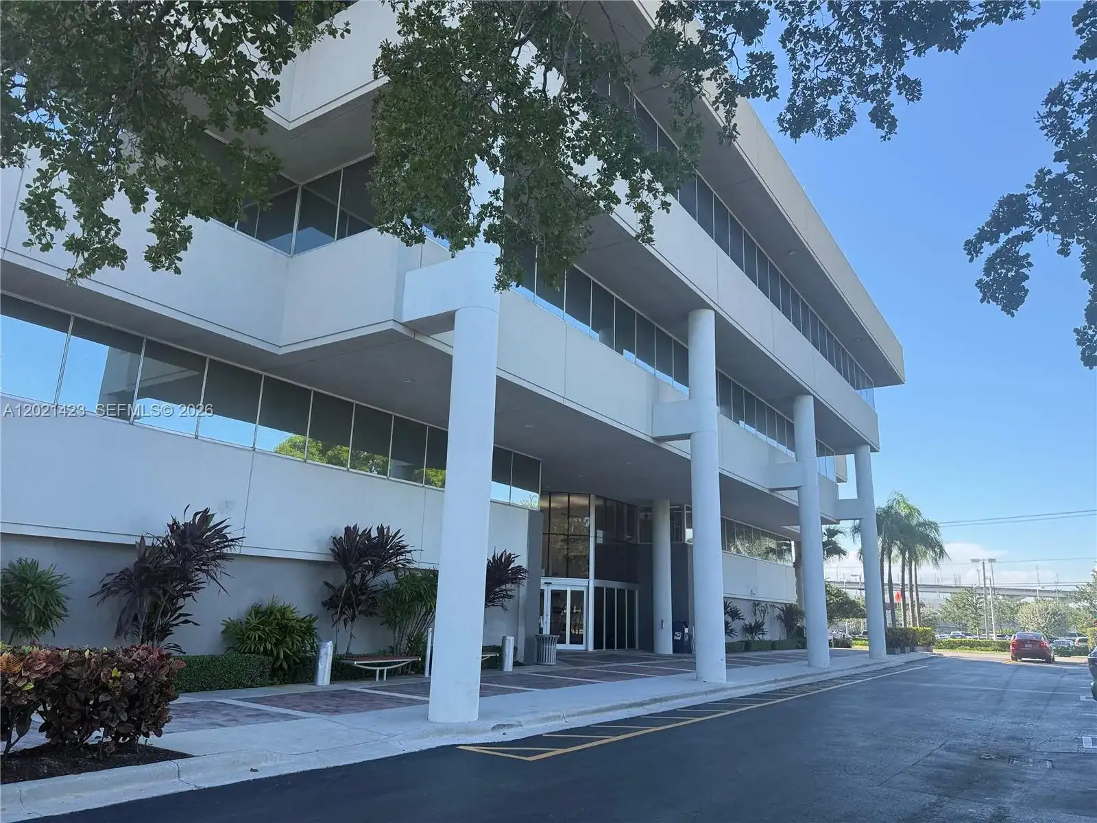 290 NW 165th St # 600, Miami FL 33169 photo 2