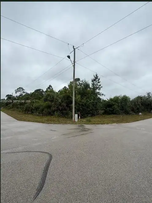 140 Nassau Ave S, Other City - In The State Of Florida FL 33974 photo 4