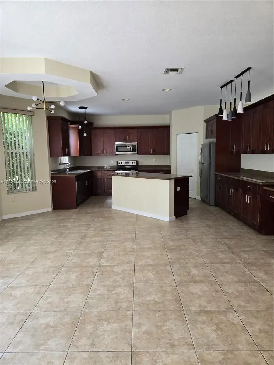 2221 Sloane Pl, Wellington FL 33414 photo 2
