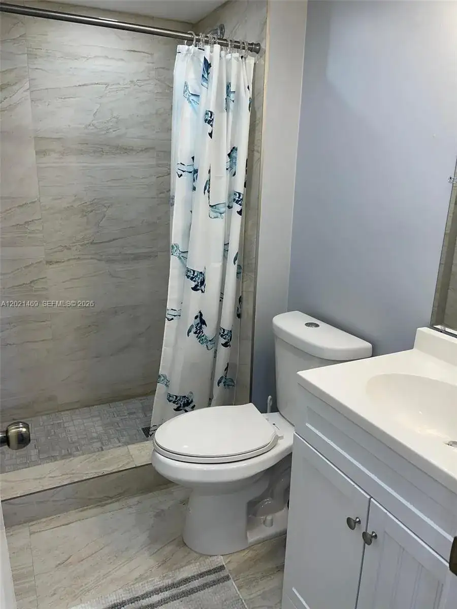 1351 NE Miami Gardens Dr # 402E, Miami FL 33179 photo 2