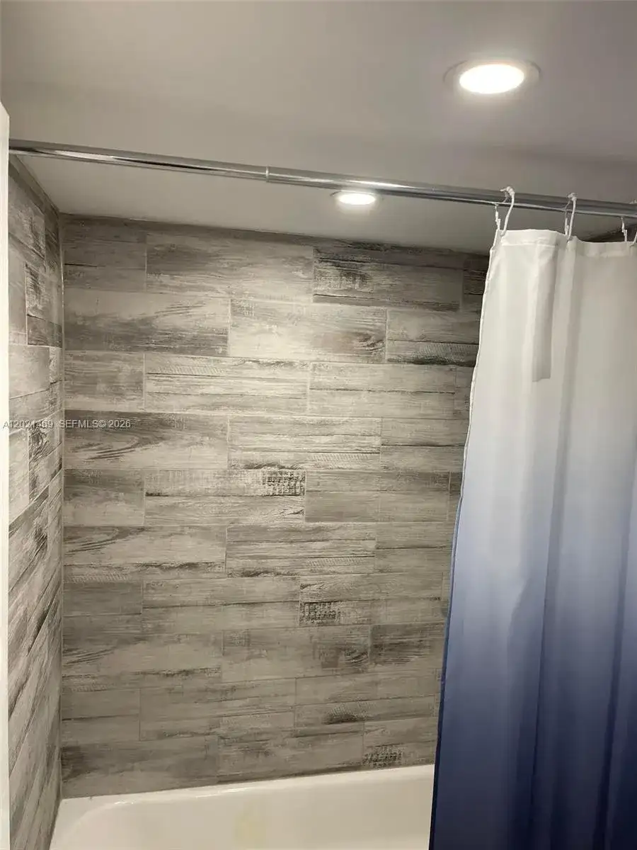 1351 NE Miami Gardens Dr # 402E, Miami FL 33179 photo 5