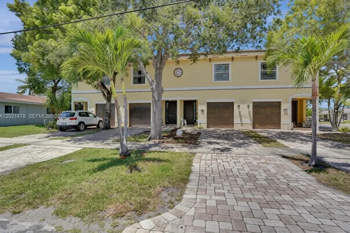 1247 NE 23rd Ave, Pompano Beach FL 33062