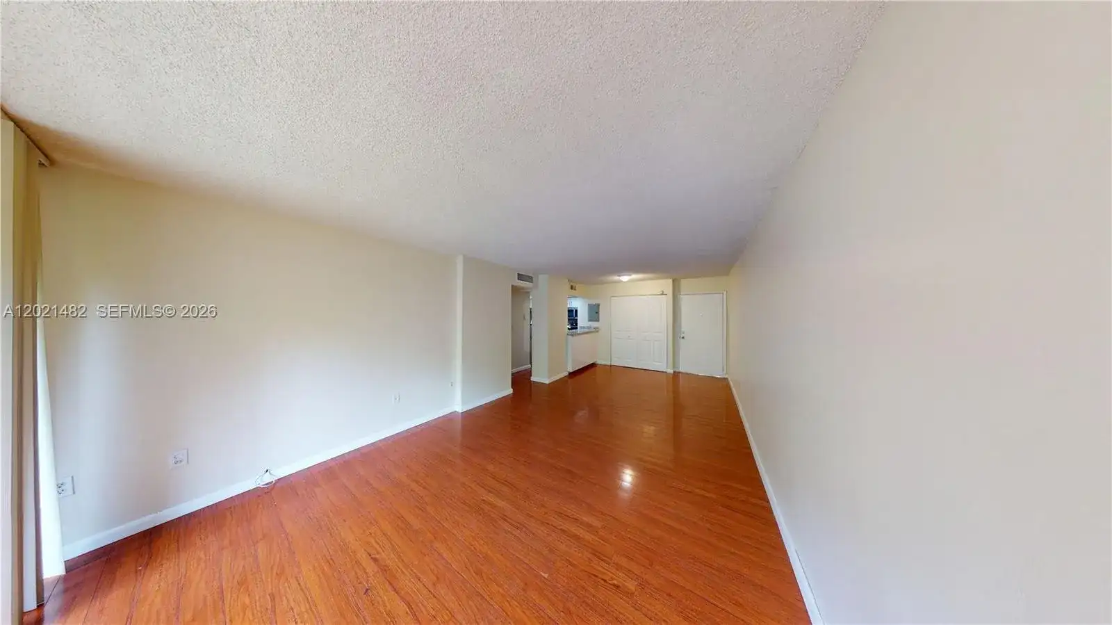 8860 Fontainebleau Blvd # 405, Miami FL 33172 photo 2