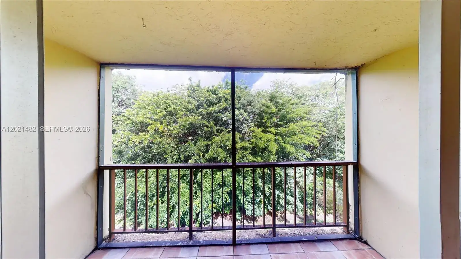 8860 Fontainebleau Blvd # 405, Miami FL 33172 photo 4