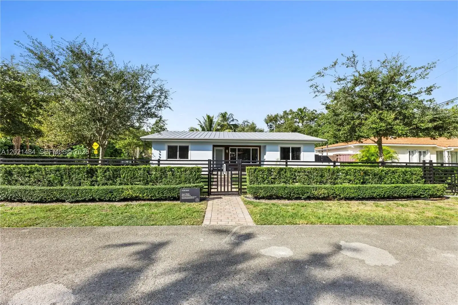 8910 NE 9th Ct, Miami FL 33138 photo 3