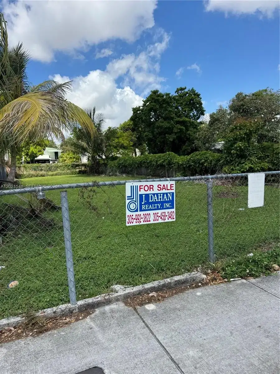 2630 NW 22nd Ct, Miami FL 33142