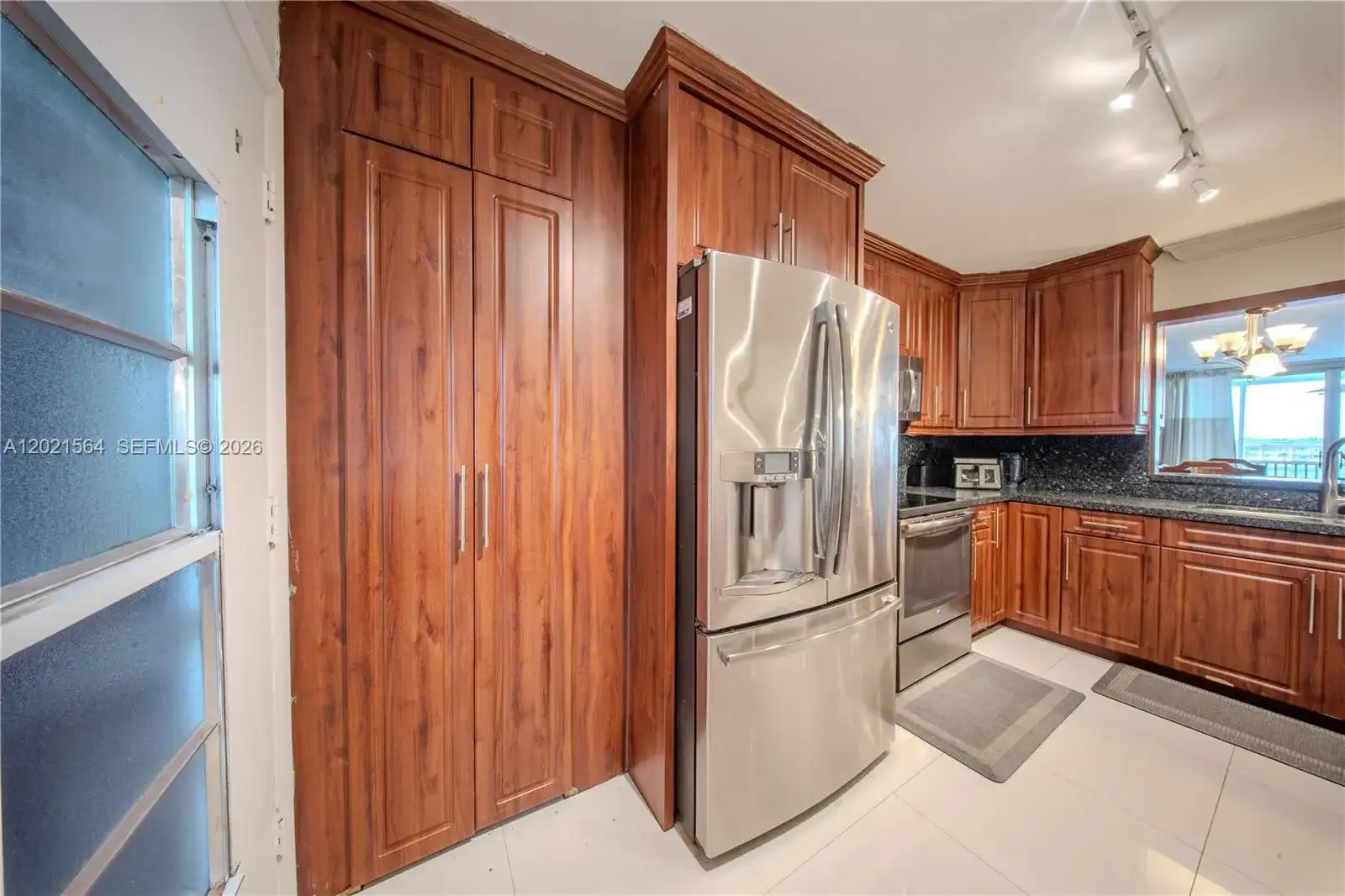 1660 NE 191st St # 1, Miami FL 33179 photo 3