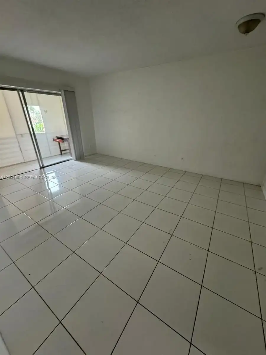 20201 NE 29th Ct # D329, Aventura FL 33180 photo 4