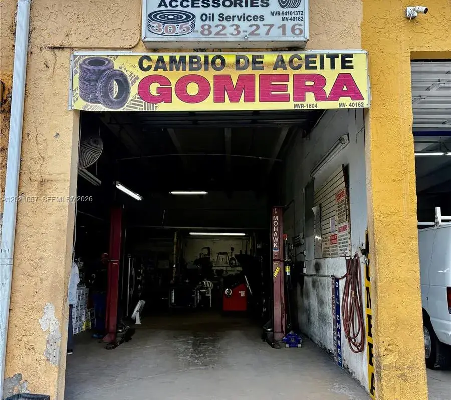 11750 NW 87th Pl, Hialeah Gardens FL 33018
