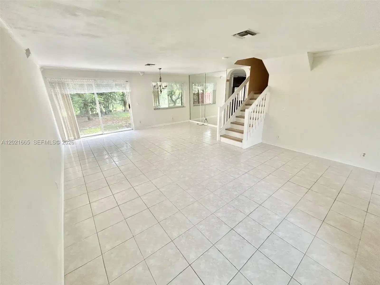 8801 SW 9th Ct, Pembroke Pines FL 33025 photo 4