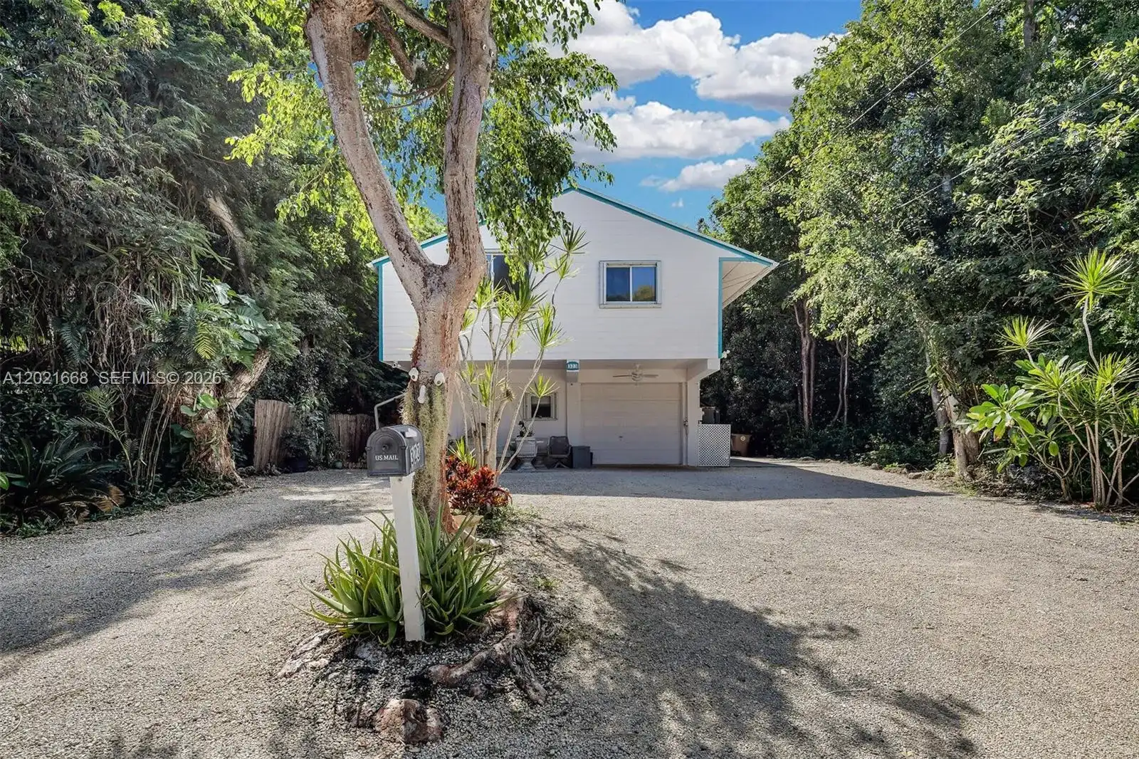 323 Bay View Ave, Key Largo FL 33037