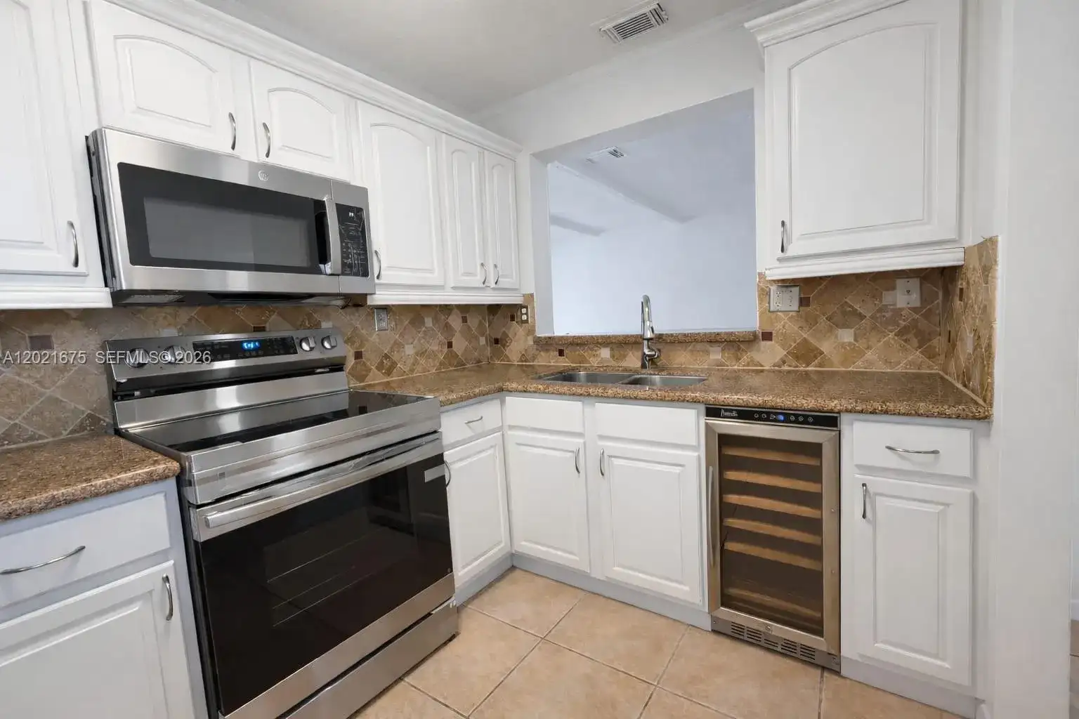 15761 SW 137 ave # 202, Miami FL 33177 photo 2