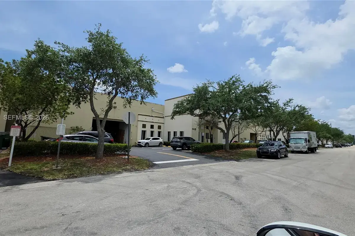 10420 NW 37th Ter, Doral FL 33178