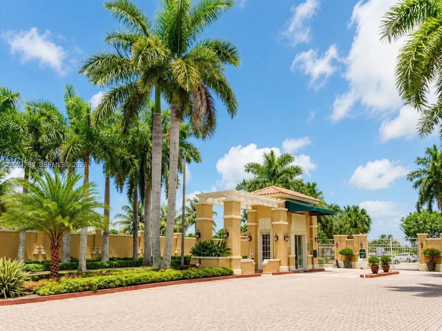 6500 NW 114th Ave # 1021, Doral FL 33178 photo 2