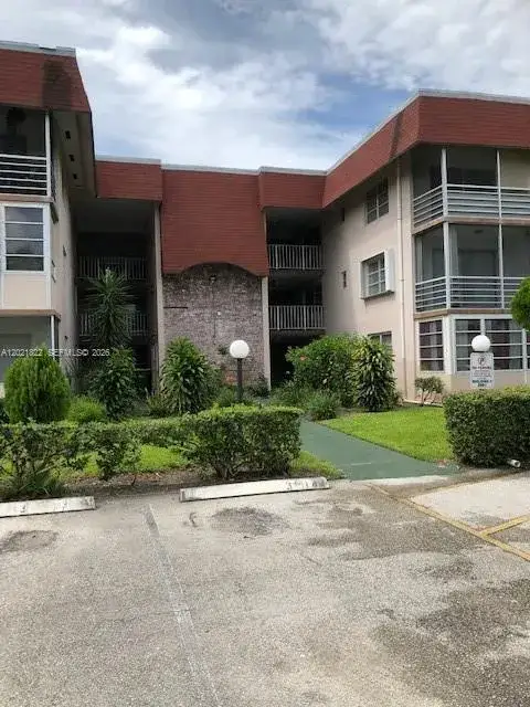 3061 NW 47th Ter # 335B, Lauderdale Lakes FL 33313