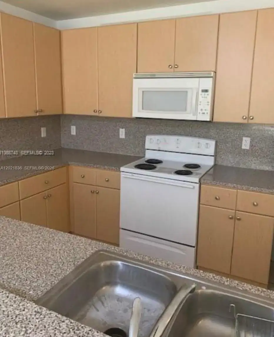 22631 SW 88th Pl # 18, Cutler Bay FL 33190 photo 3