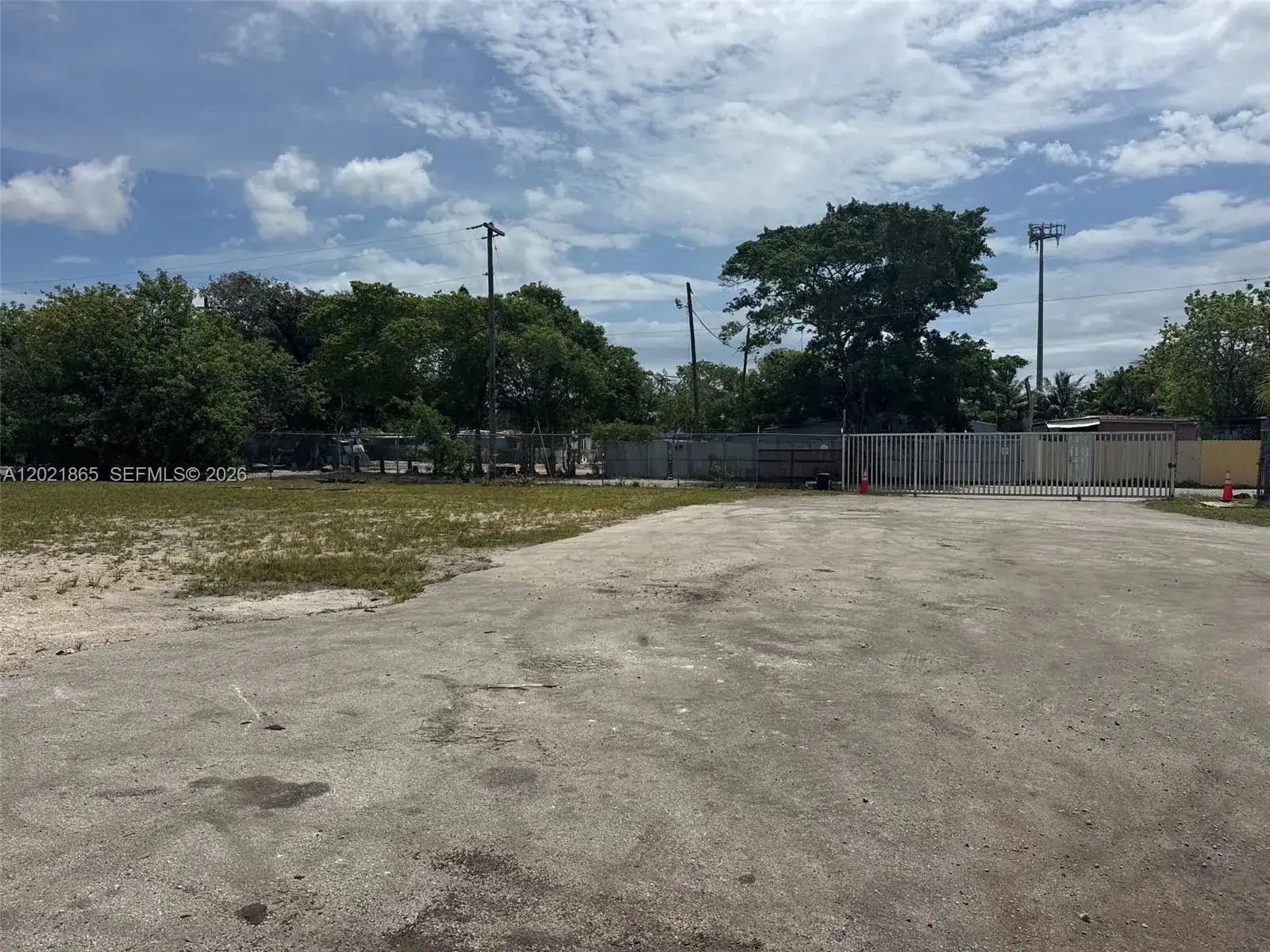 2955 NW 75th St, Miami FL 33147 photo 2