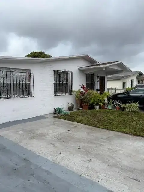 336 E 41st St, Hialeah FL 33013 photo 3