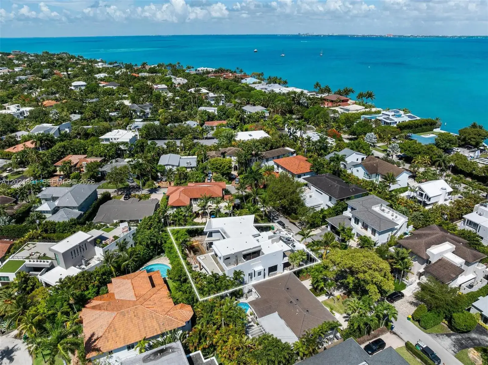 238 Buttonwood Dr, Key Biscayne FL 33149 photo 2