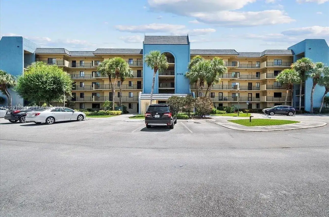 2786 Tennis Club Dr # 302, West Palm Beach FL 33417