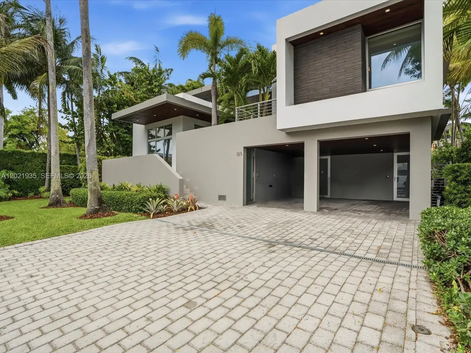 125 Hampton Ln, Key Biscayne FL 33149 photo 2
