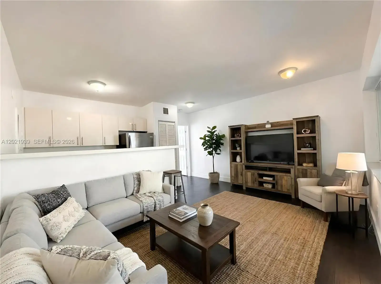 1040 NW 3rd Ave # 5, Miami FL 33136 photo 2