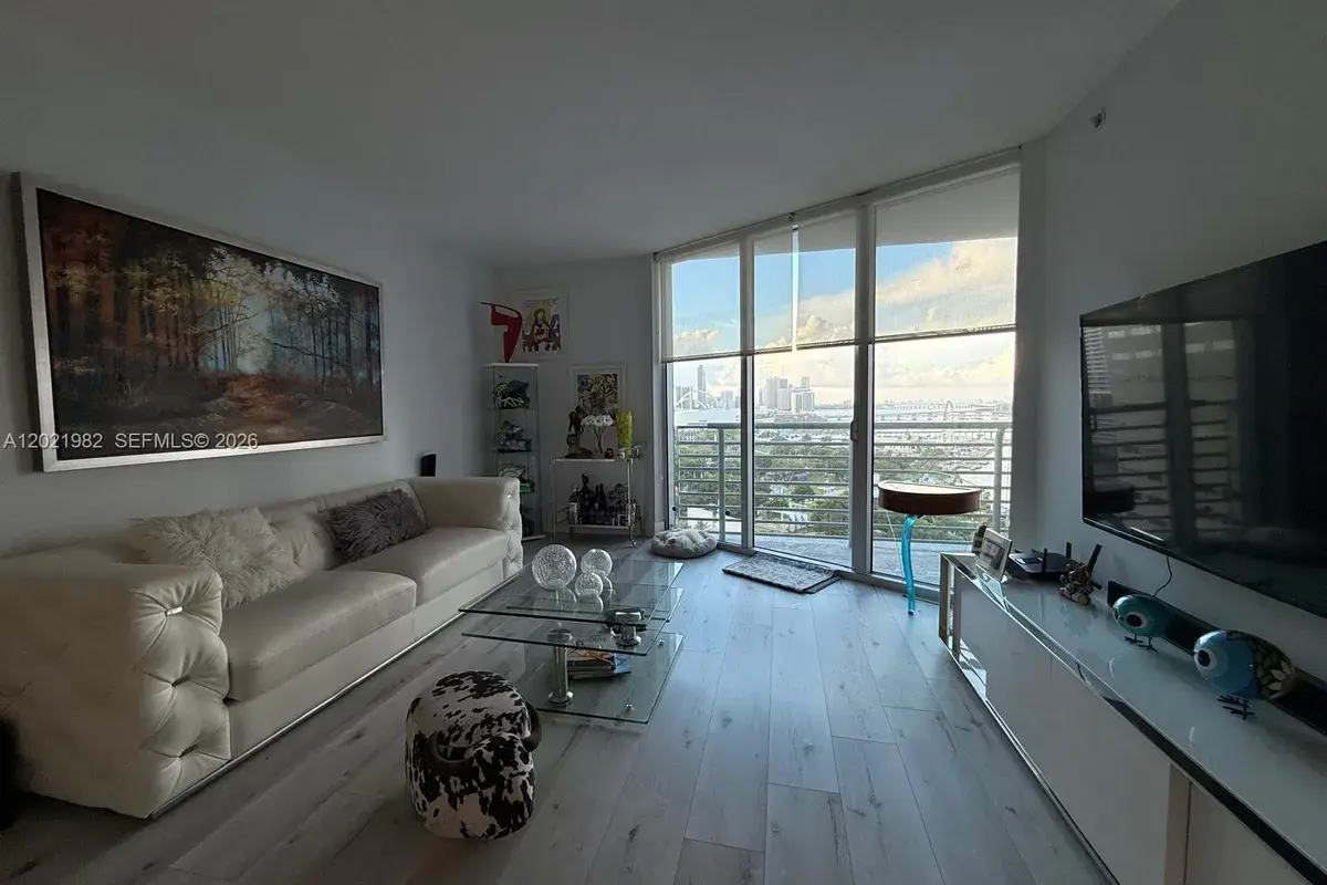 325 S Biscayne Blvd # 2024, Miami FL 33131