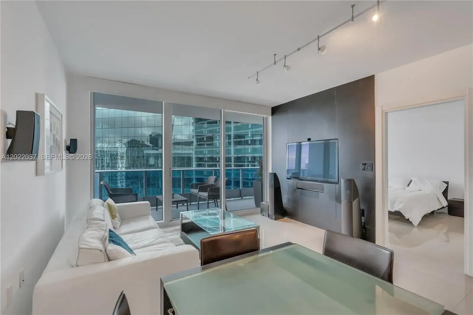 200 Biscayne Boulevard Way # 3911, Miami FL 33131 photo 2