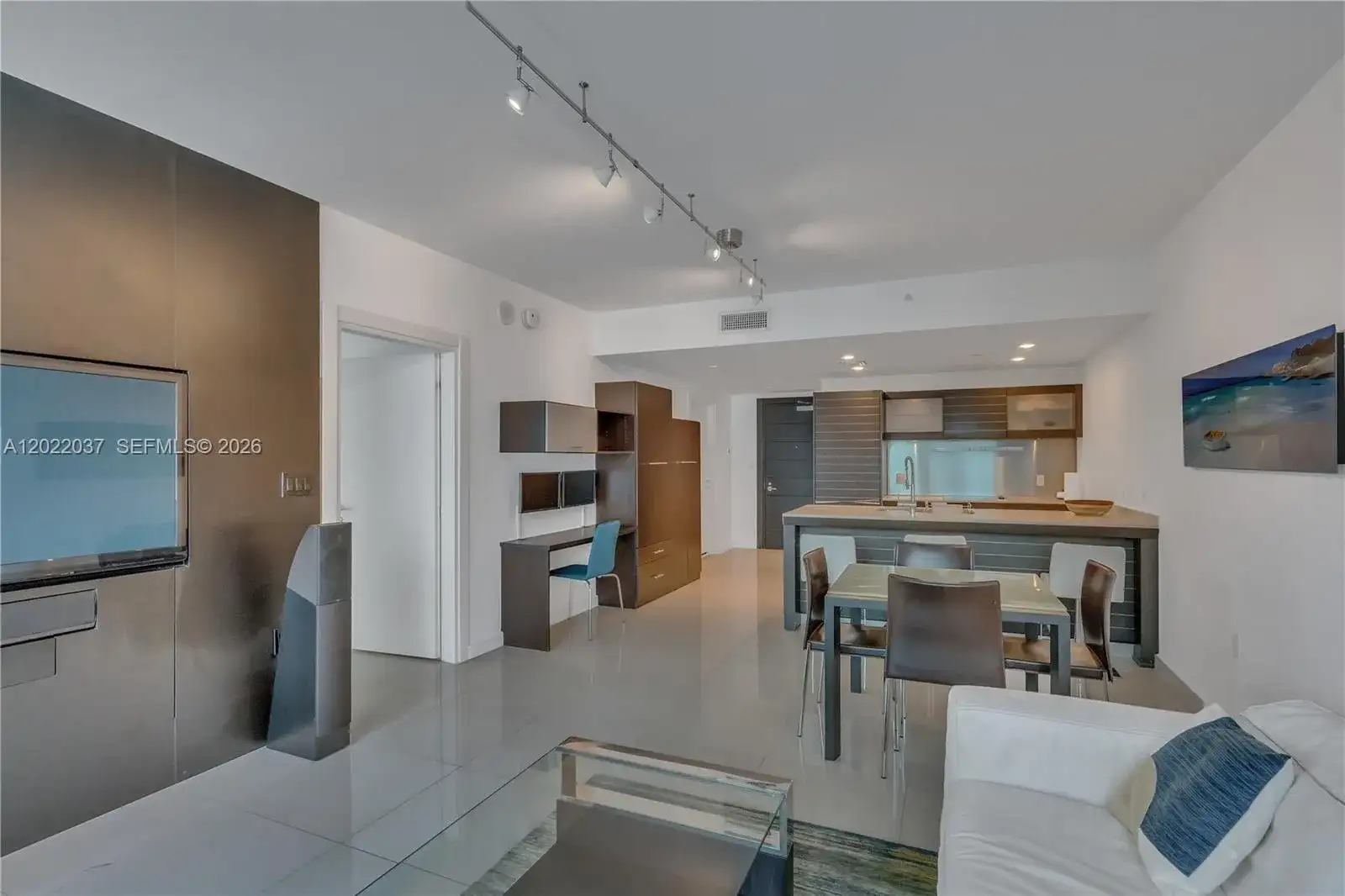 200 Biscayne Boulevard Way # 3911, Miami FL 33131 photo 3