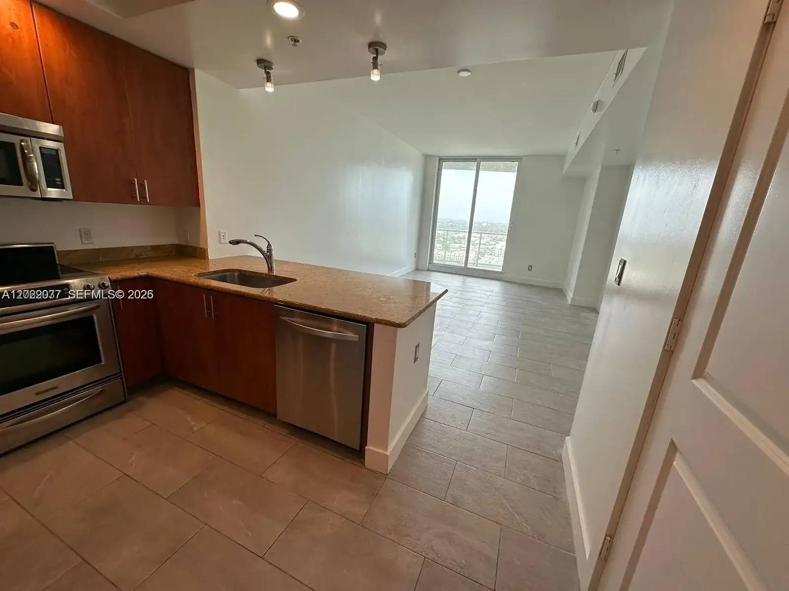315 NE 3rd Ave # 2009, Fort Lauderdale FL 33301 photo 2